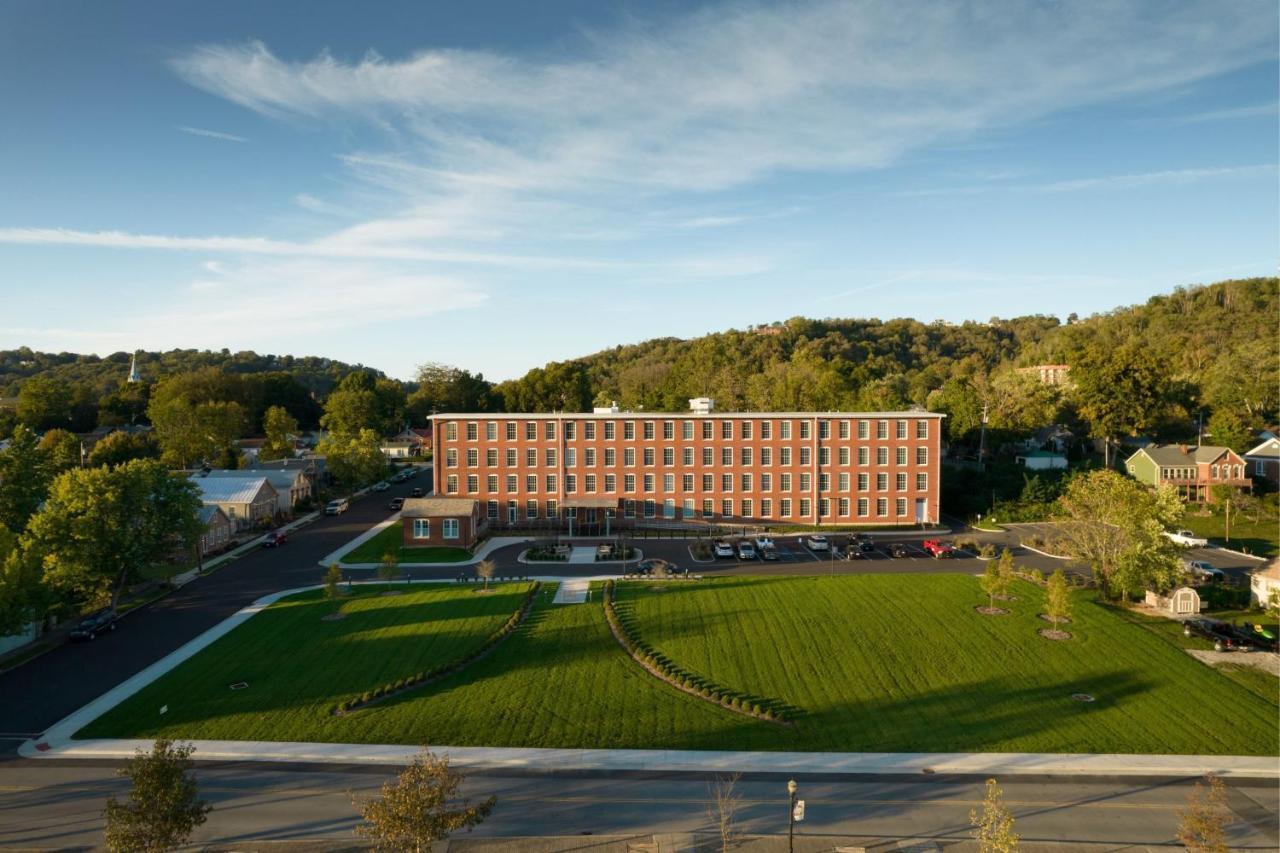 Fairfield Inn & Suites Madison Historic Eagle Cotton Mill Esterno foto