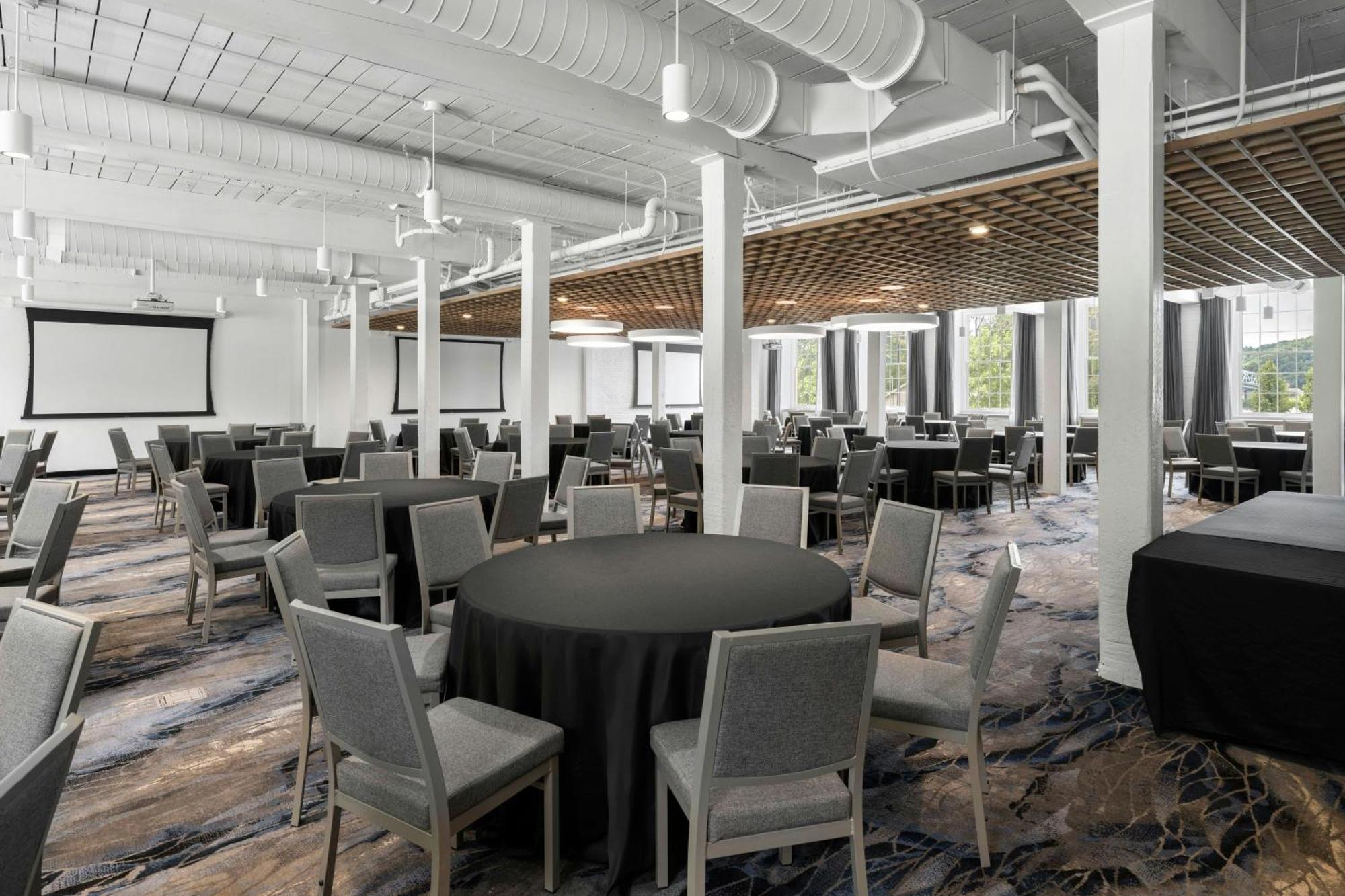 Fairfield Inn & Suites Madison Historic Eagle Cotton Mill Esterno foto