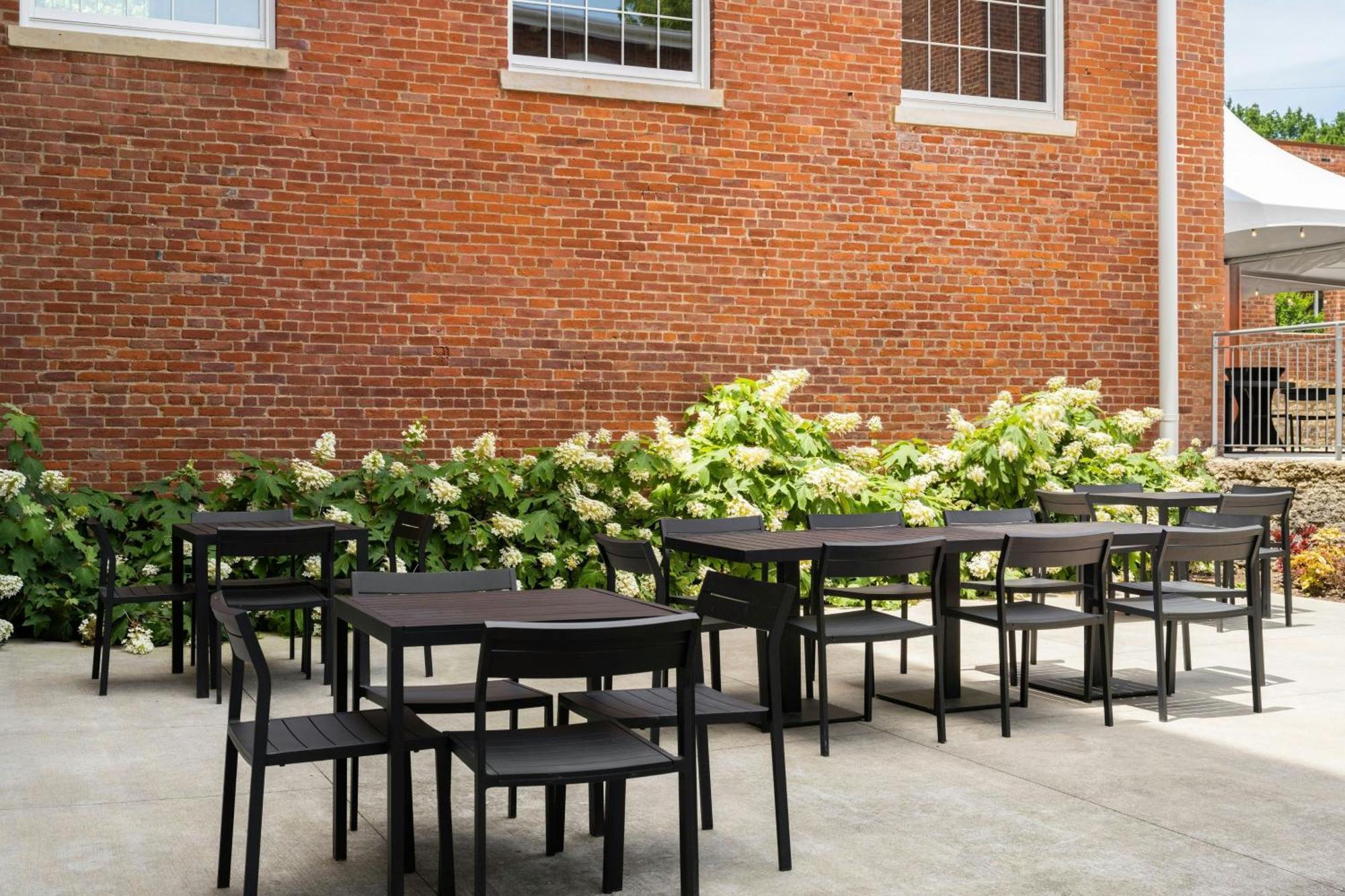 Fairfield Inn & Suites Madison Historic Eagle Cotton Mill Esterno foto