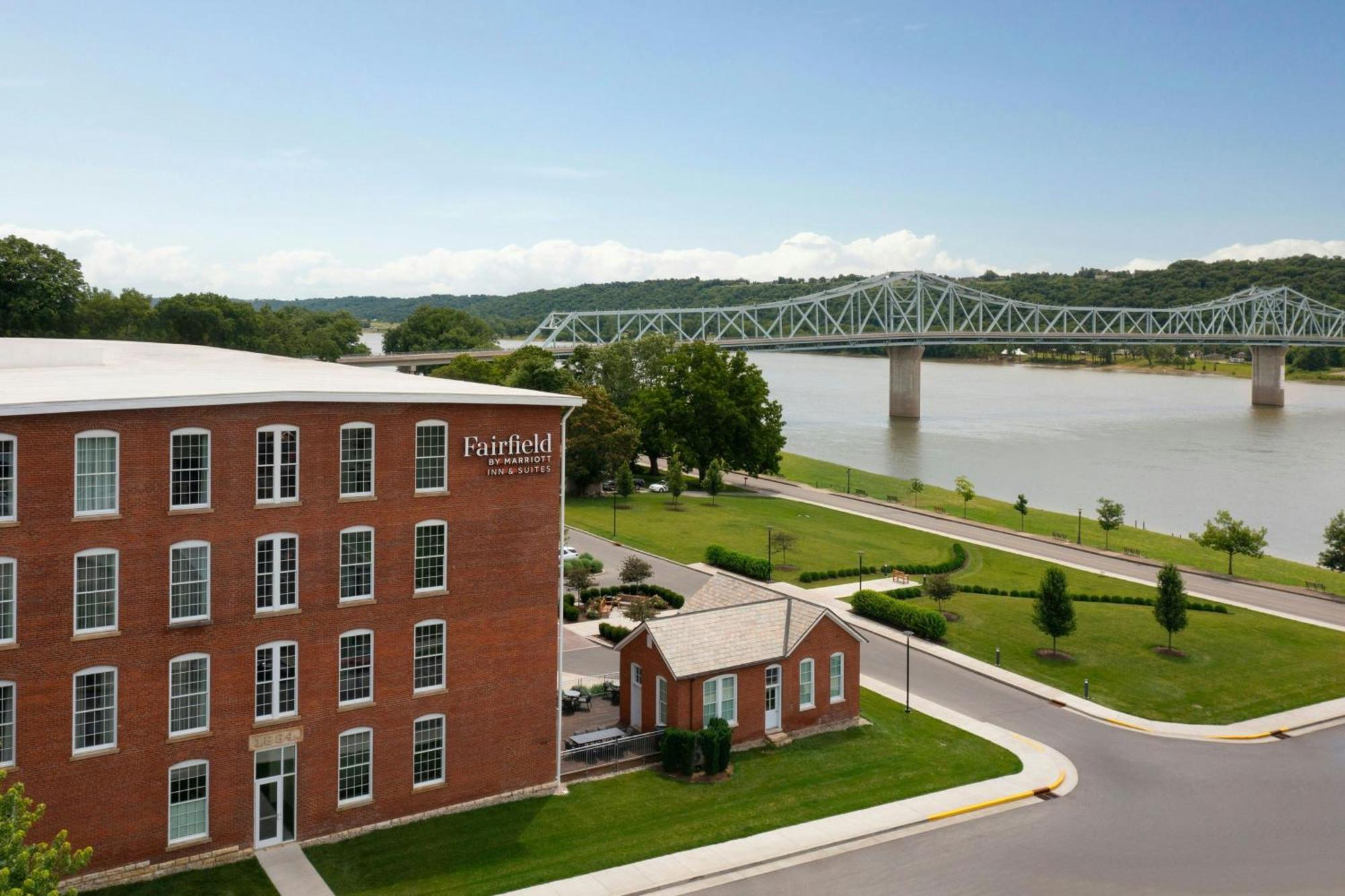 Fairfield Inn & Suites Madison Historic Eagle Cotton Mill Esterno foto