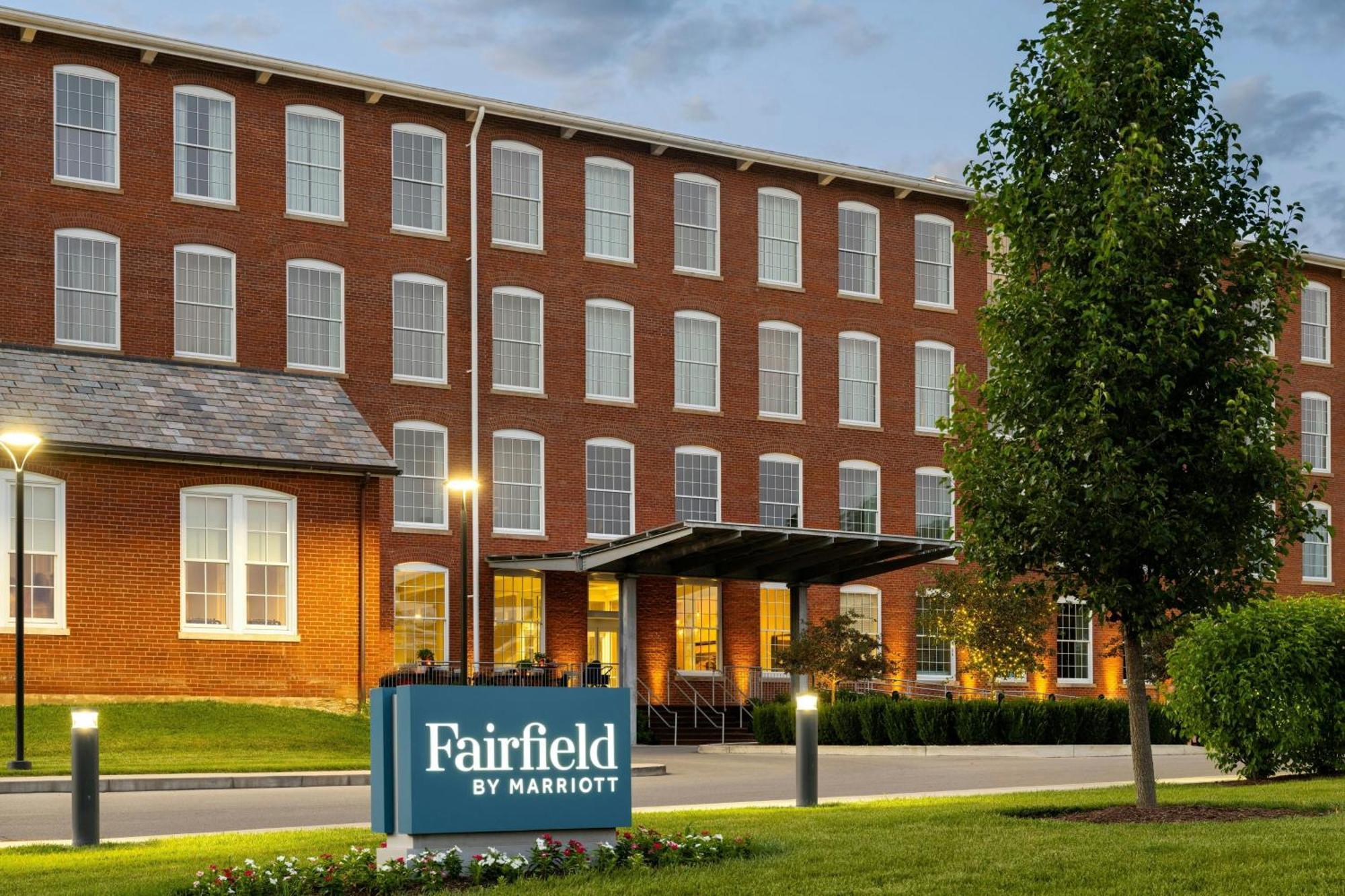 Fairfield Inn & Suites Madison Historic Eagle Cotton Mill Esterno foto